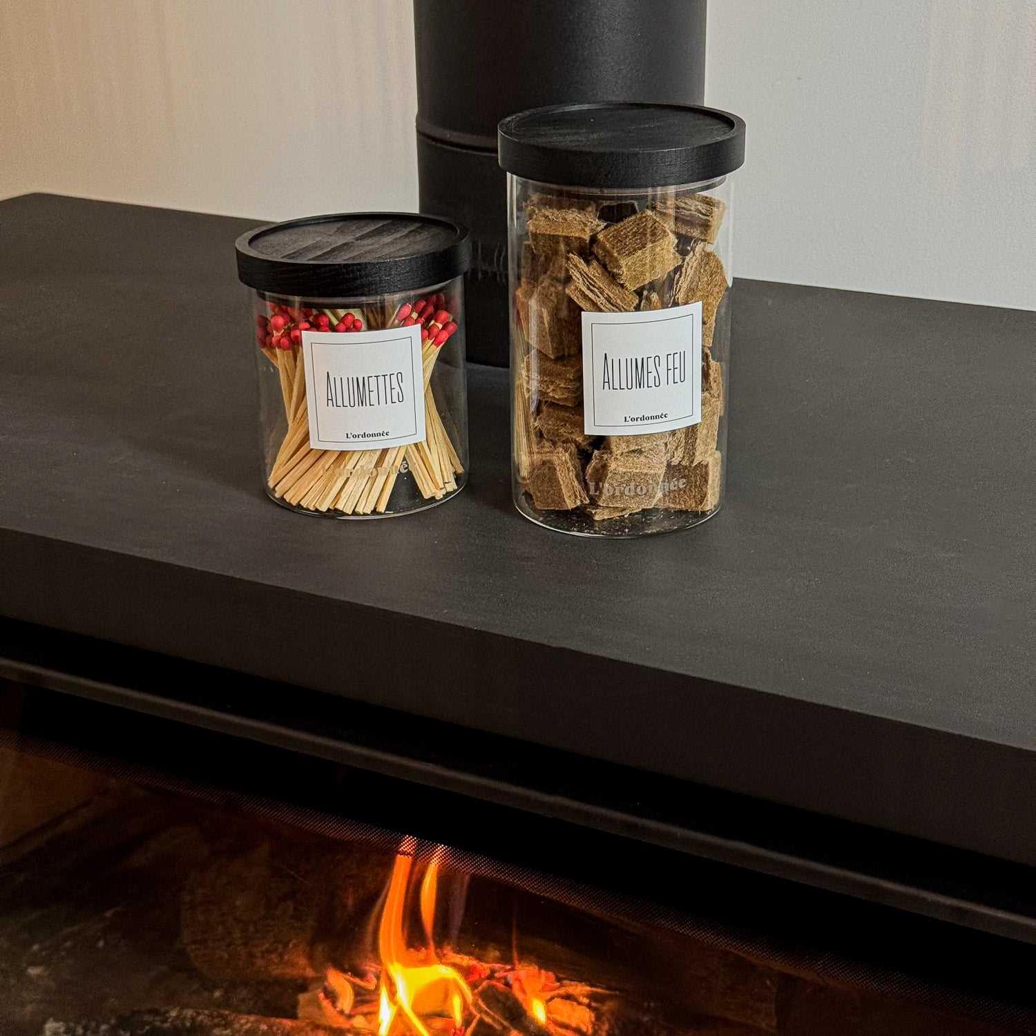 Bocal en verre avec couvercle en bois de hêtre noir 500 ml - L'ordonnée