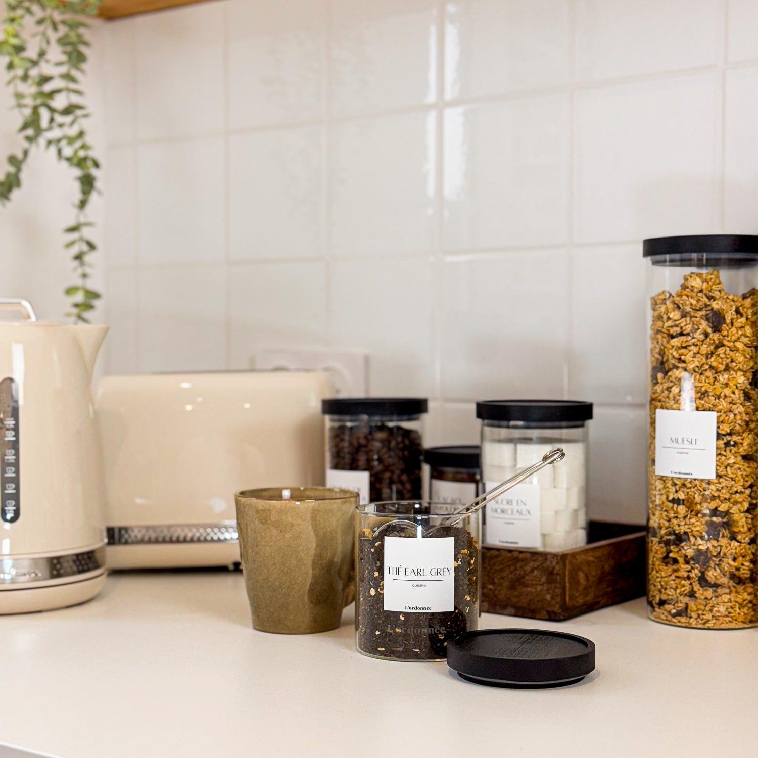 Bocal en verre avec couvercle en bois de hêtre noir 500 ml - L'ordonnée